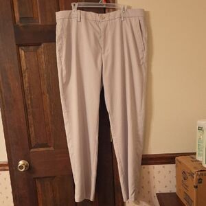 Amazon Essentials Men's Light  Tan Chinos